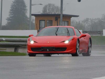 Ferrari F488 GTB e Lamborghini Huracán EVO: 2 giri sul Circuito Internazionale di Viterbo con video ricordo