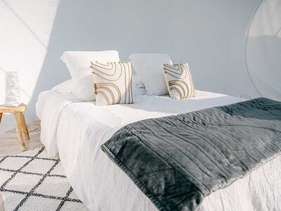 Coffret 3 jours insolites en bulle de luxe avec bain bouillonnant et panier-apéritif près de Montauban