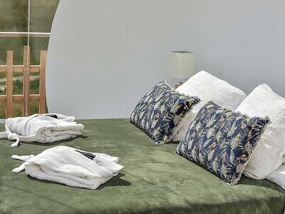 Coffret 2 jours insolites en bulle de luxe avec bain bouillonnant et panier gourmand près de Montauban