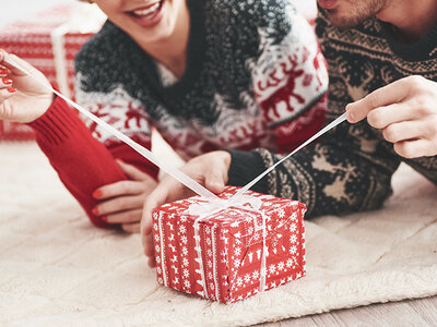 Cofanetto regalo Buone feste! Una cena, un soggiorno o un’attività di svago