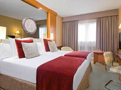 Caja Meliá Lebreros 4*, Sevilla: 1 noche con desayuno para 2 personas