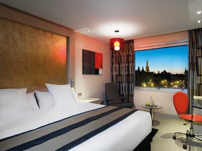 Meliá Sevilla 4*: 1 noche con desayuno para 2 personas