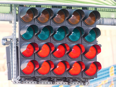 Stage de pilotage : 4 tours sur le circuit compétition de Nogaro en Porsche 992 GT3