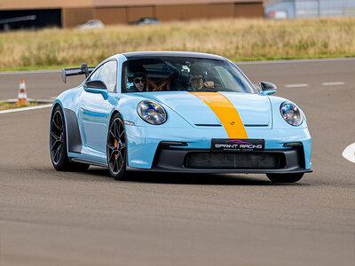 Stage de pilotage : 2 tours sur le circuit de La Ferté Gaucher en Porsche 992 GT3