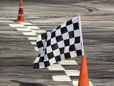 Coffret Stage de pilotage multivolant : 2 tours en Porsche Cayenne et 3 tours en Porsche 992 GT3 sur le circuit du Var