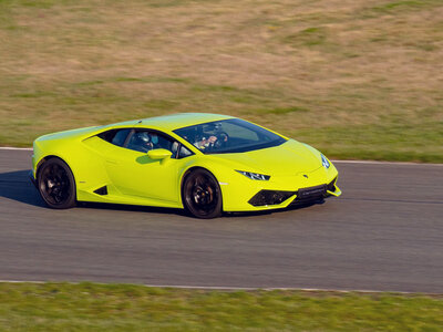 Circuitrijden: 5 ronden in een Lamborghini Huracán op het Circuit van Mettet