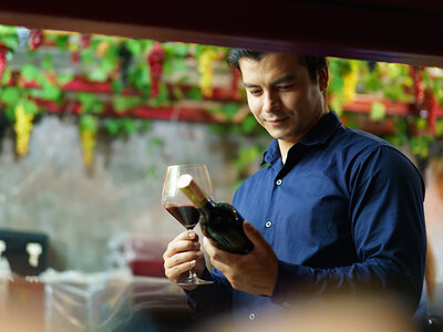 Cofanetto regalo Brindisi per la Festa del Papà: degustazione in cantina e bottiglie di vino in omaggio