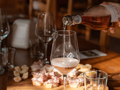 Cofanetto Il Lago di Garda e i suoi vini: 1 degustazione con prodotti tipici