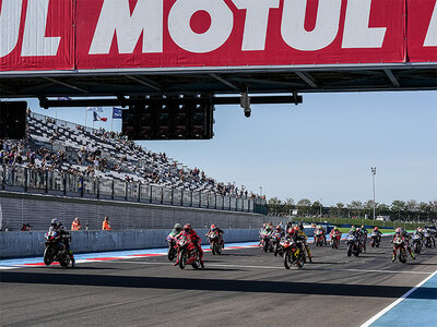 Coffret cadeau Week-end Superbike MOTUL FIM 2026 à Magny-Cours en Tribune L Adélaïde pour 2 adultes