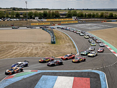 Coffret cadeau Week-end GT World Challenge Europe 2026 au Circuit de Nevers Magny-Cours en duo
