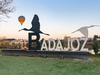 ¡Badajoz desde las alturas!: 1 vuelo en globo de 1h para 2 personas