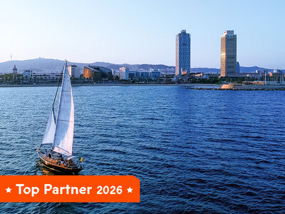 Caja regalo Barcelona al atardecer: paseo en velero y copa de cava para 2 personas