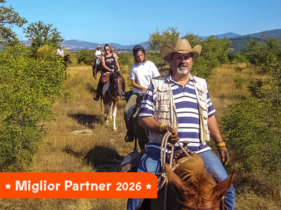 Cofanetto regalo Equitazione in Toscana: passeggiata a cavallo con lezione introduttiva di 3 ore per 2