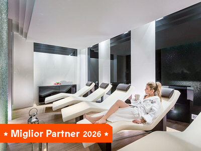 Cofanetto regalo Accesso Spa di 3h, massaggio di 50min e aperitivo per 2 al 4* Superior Hotel Ambasciatori