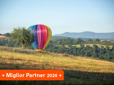 Cofanetto regalo Esclusivo giro pomeridiano in mongolfiera sui grattacieli di Milano e aperitivo per 4