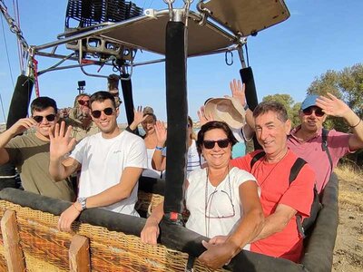 Caja ¡Descubre Arcos de la Frontera!: 1 vuelo en globo de 1h para 2 personas