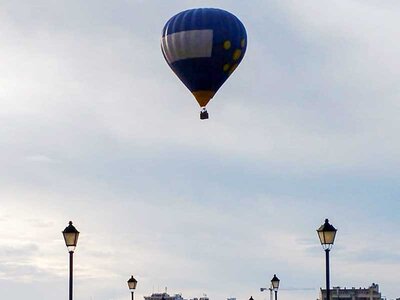Caja ¡Córdoba desde las alturas!: 1 vuelo en globo de 1h para 2 personas