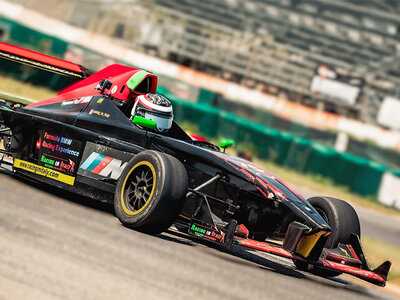 10 giri in Formula 4 con video nell'Autodromo di Varano