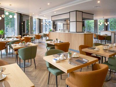 Caja H10 London Waterloo 4*, Londres: 2 noches, desayuno y cava de bienvenida para 2