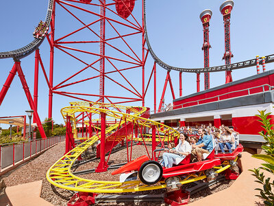 Caja Entrada para 2 adultos y 1 niño a PortAventura Park y Ferrari Land