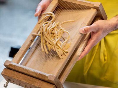 Due grembiuli, una cucina romana: corso di pasta fresca con Christian Righi