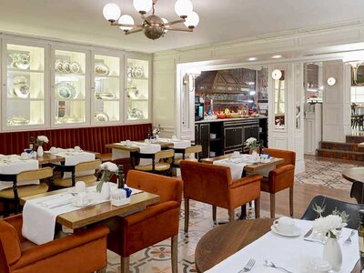 H10 Villa de la Reina 4*: 1 noche con desayuno y cava para 2