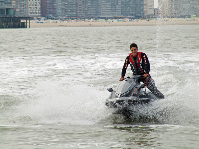 Jet Ski Frissons Pilotage Sport Et Aventure