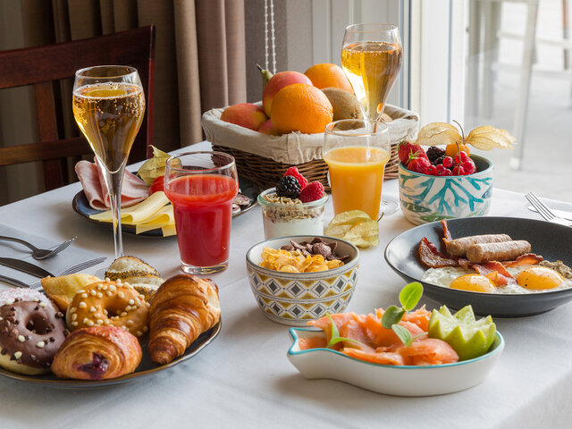 Resort Residence Pierre Joyeux Anniversaire Multi Themes