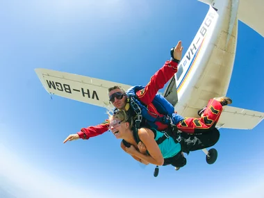 Saut en parachute tandem avec un instructeur