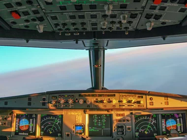 Pilota un Boeing 737: volo di 1h e 30min con simulatore professionale