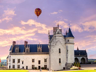 Vol en montgolfière pour 2 au-dessus de la vallée de la Loire avec visite d’une cave et dégustation de vin