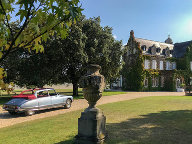 Visite du Médoc, vignobles et châteaux, en DS présidentielle avec chauffeur privé (4h)