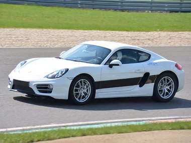 Pilotage prestige en Porsche jusqu'à 10 tours sur circuit