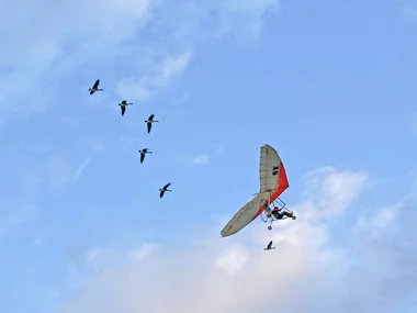 Emozionante volo in deltaplano a motore