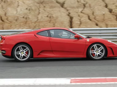 16 km en Ferrari, Lamborghini y Porsche en el circuito del Jarama