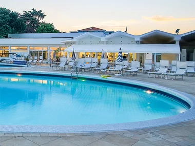 1 notte con accesso alle piscine termali a Montegrotto Terme - Hotel Mioni Royal San****