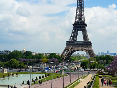 Un accès de 2h au 2ème étage de la Tour Eiffel et une croisière sur la Seine