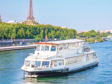 2h d'excursion sur la Seine avec dîner, pour 2 personnes