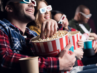 Una serata al cinema con popcorn e drink per 4 persone