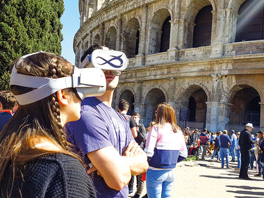 Esperienza in VR al Colosseo e visita guidata per 2