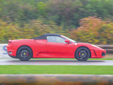 2 giri al volante di Ferrari e Lamborghini presso l’Autodromo di Vallelunga