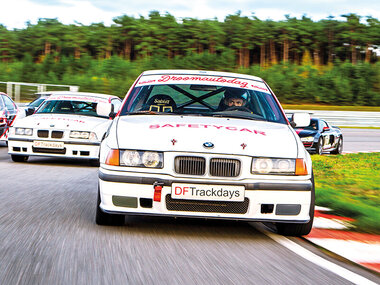 Circuitdag en meerijden in een BMW 325i