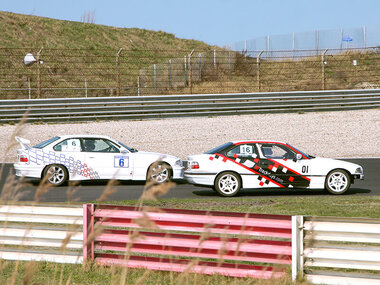 Journée sur piste avec 3 tours de circuit en tant que passager dans une BMW 325i