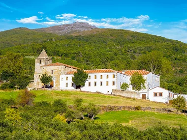 Conoce Extremadura: 1 noche, desayuno y comida o cena en hospedería de 4*