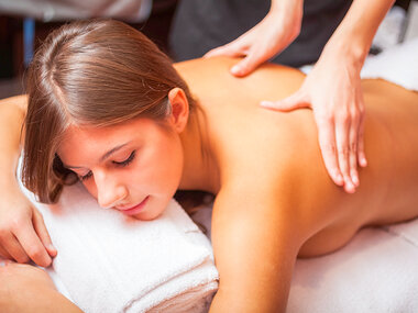 Relax total en Spaxión: masaje sueco y acceso a bañera de hidromasaje