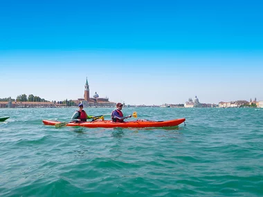 Tour in kayak alla scoperta dei luoghi naturali nascosti della Laguna di Venezia per 2