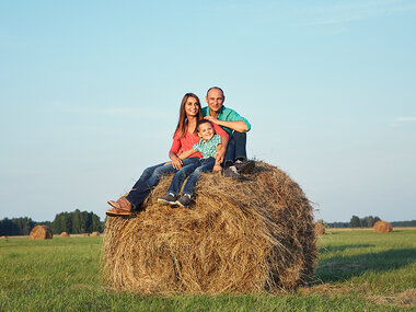 Avventura in famiglia tra i vigneti: tour guidato con degustazione e momenti in allevamento di Cinta Senese