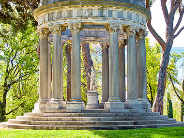 Tour por el parque de El Capricho en Madrid para 4 personas