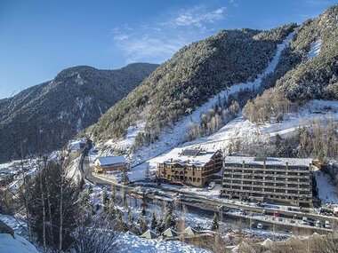 Mágica Andorra: 2 noches con cena buffet en Yomo Patagonia Hotel 4*