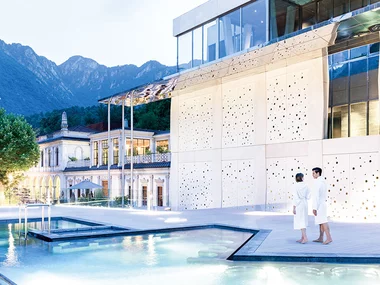 QC Terme Entspannung: Eintritt in die Terme San Pellegrino für 2 Personen mit Wellness-Set